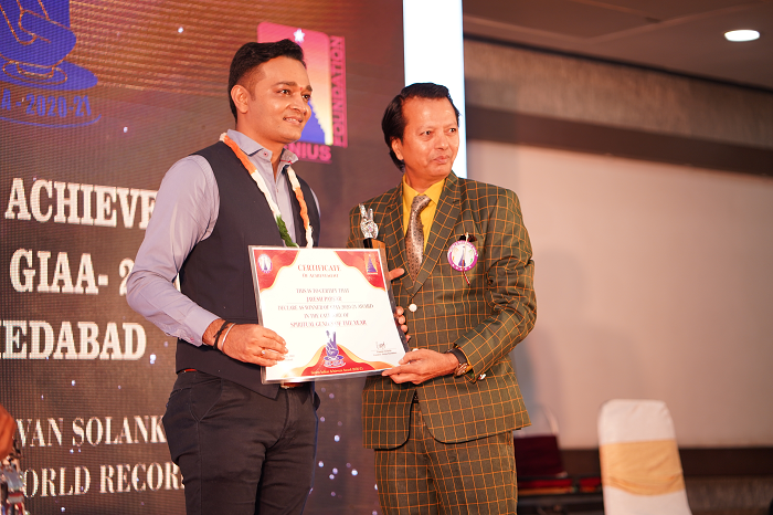  JAYESH PARKAR – SPIRITUAL GENIUS OF THE YEAR